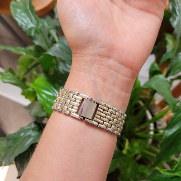 Claude Valentini Debonair Classic Quartz Watch - Picture 9 of 10